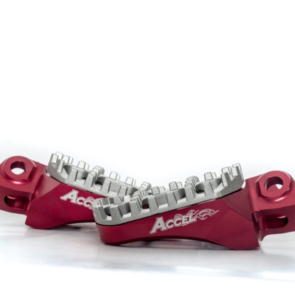 Podnóżki Honda CRF 250/450R, X ’04-’17, CRF150R ’07-’16, CR125/250 ’02-’07, ALUMINIUM 7075, Kolor Czerwony, Regulowana Szerokość | Accel