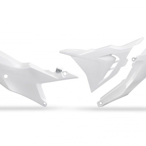 Boczki Tylne z Pokrywą Filtra KTM SX 125 / 250 / 300 ’23-’26, SXF (SX-F) 250 / 350 / 450 ’23-’26, EXC 150 / 250 / 300 ’24-’26, EXCF (EXC-F) 250 / 350 / 450 / 500 ’24-’26 (Strona Lewa) | UFO